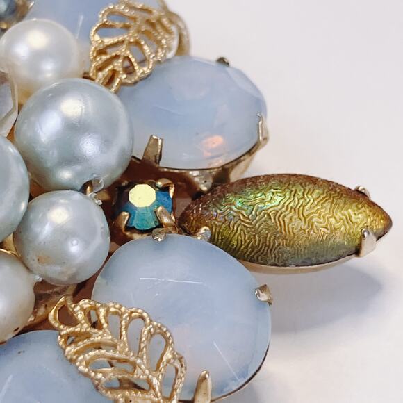 VTG Mid Century Brooch Blue Glass Faux Pearl Rhinestone Cluster Floral Pin 1960s - Picture 5 of 9